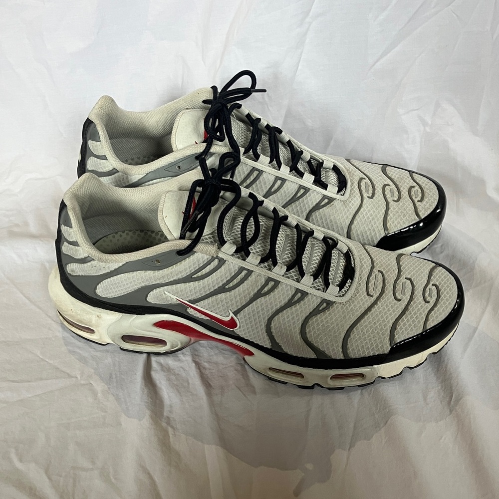 Nike Air Max Plus - Gray and White Sneakers with Red Accents